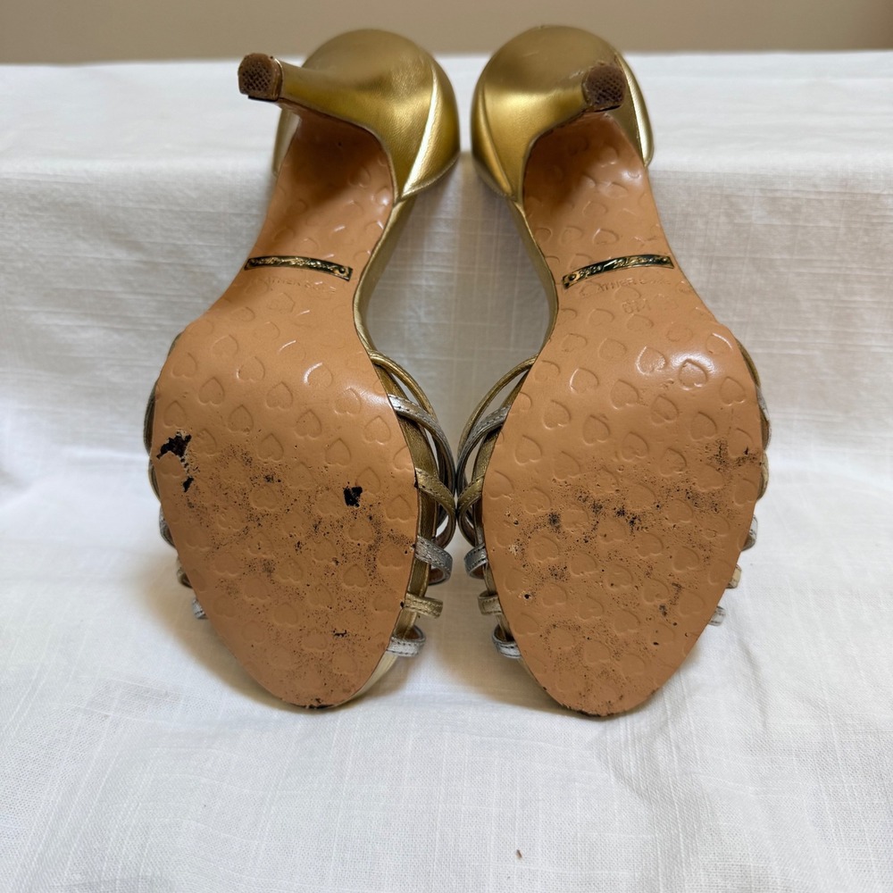 Betsey Johnson Stiletto Sandals 6M Gold Metallic T-Strap wedding formal gala - Picture 4 of 15
